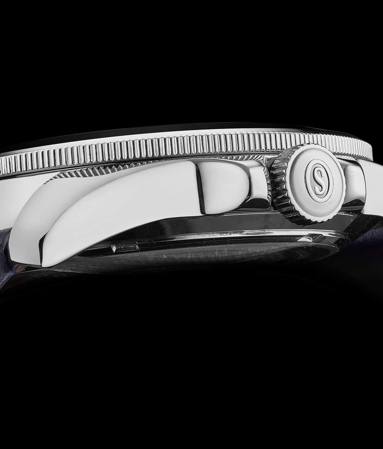 CarbonWave Japanese Quartz 42mm Dive Watch 4027