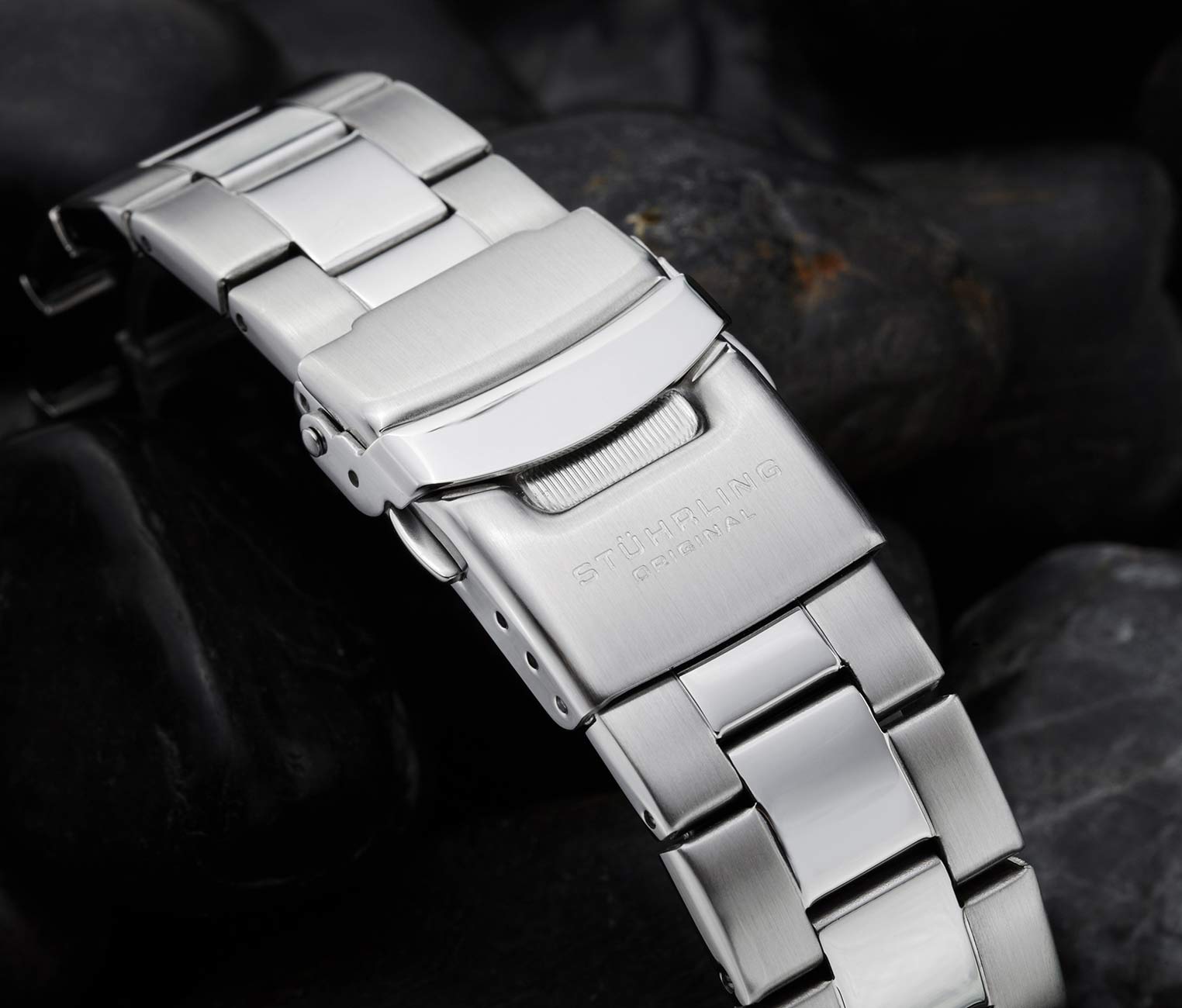 Raceway 564 GMT Quartz 42mm Chronograph