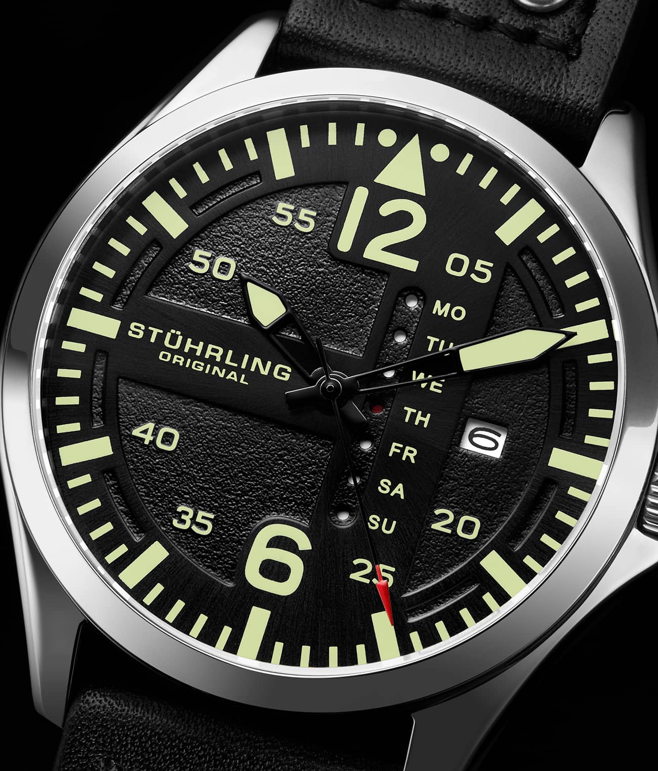 Black Dial / Silver Case / Black Band