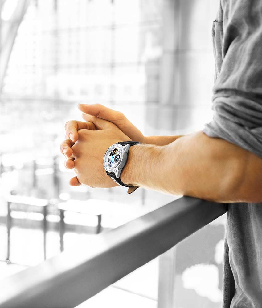 Silver Dial / Silver Case / Black Band