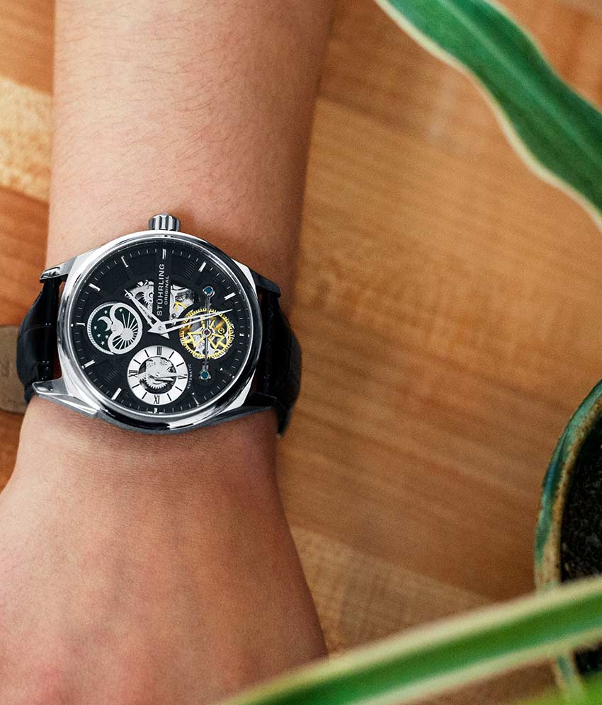 Black Dial / Silver Case / Black Band