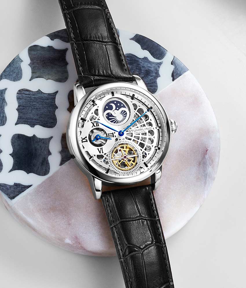 Silver Dial / Silver Case / Black Leather Strap Silver Tang Buckle