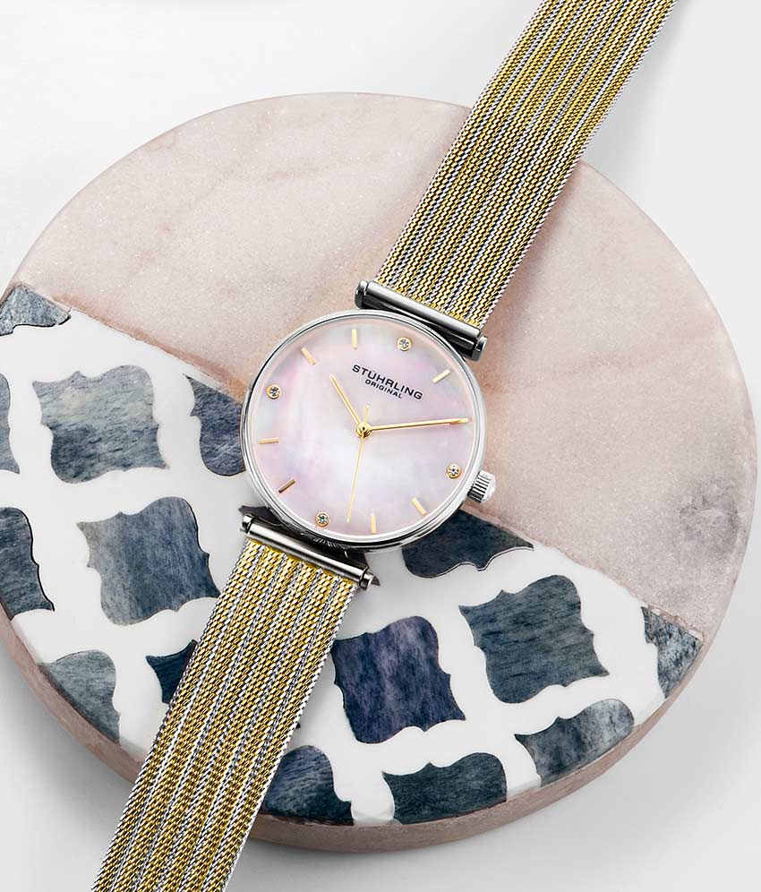 Silver Dial / Silver Case / Gold Band