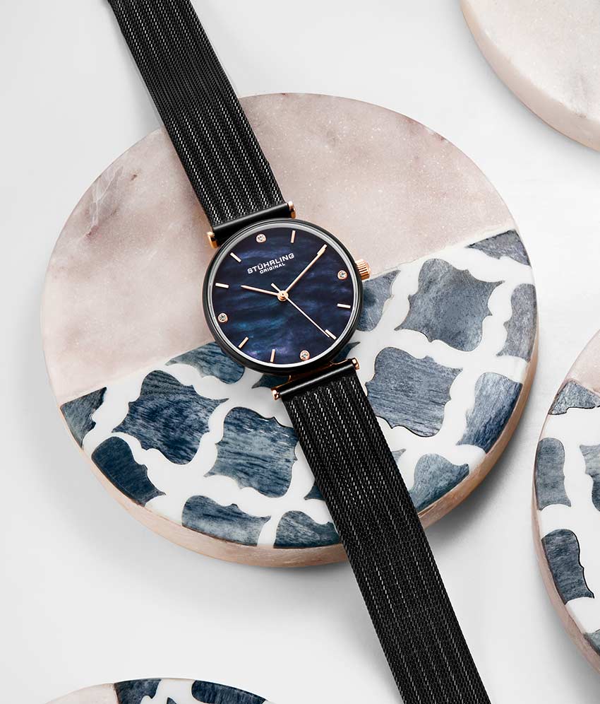 Black Dial / Black Case / Black Band