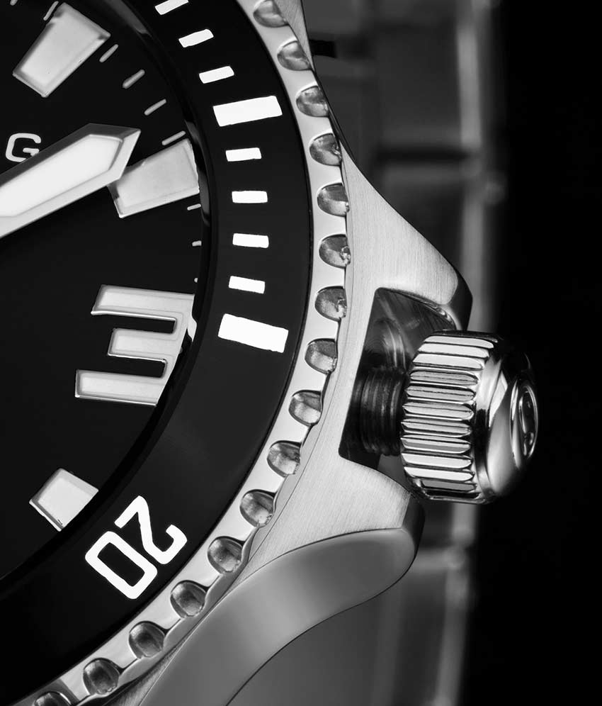 Black Dial / Silver Case / Silver Band