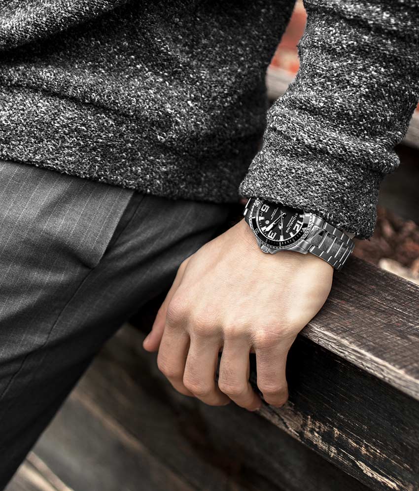 Black Dial / Silver Case / Silver Band