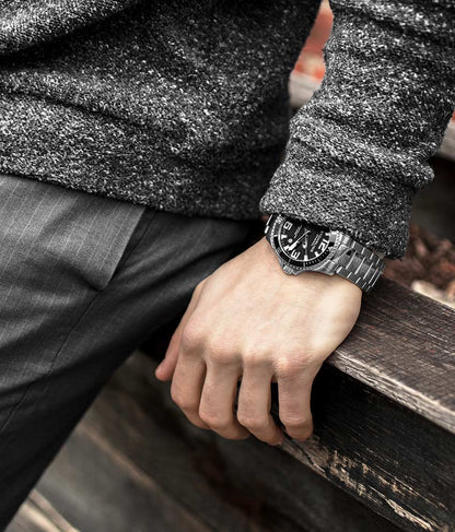 Black Dial / Silver Case / Silver Band