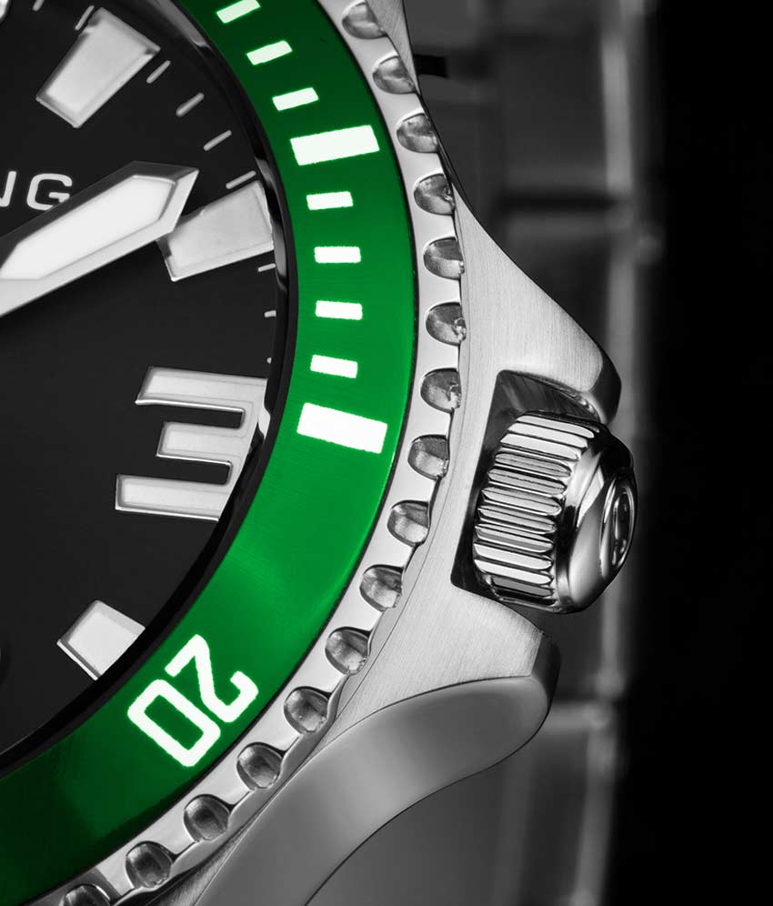 Black Dial / Silver Case / Silver Band 3