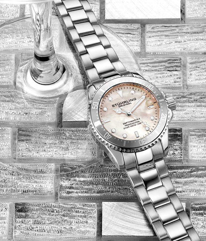 White Dial / Silver Case / Silver Band