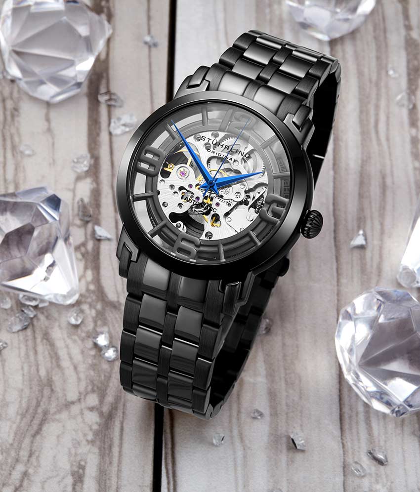 Black Dial / Black Case / Black Band