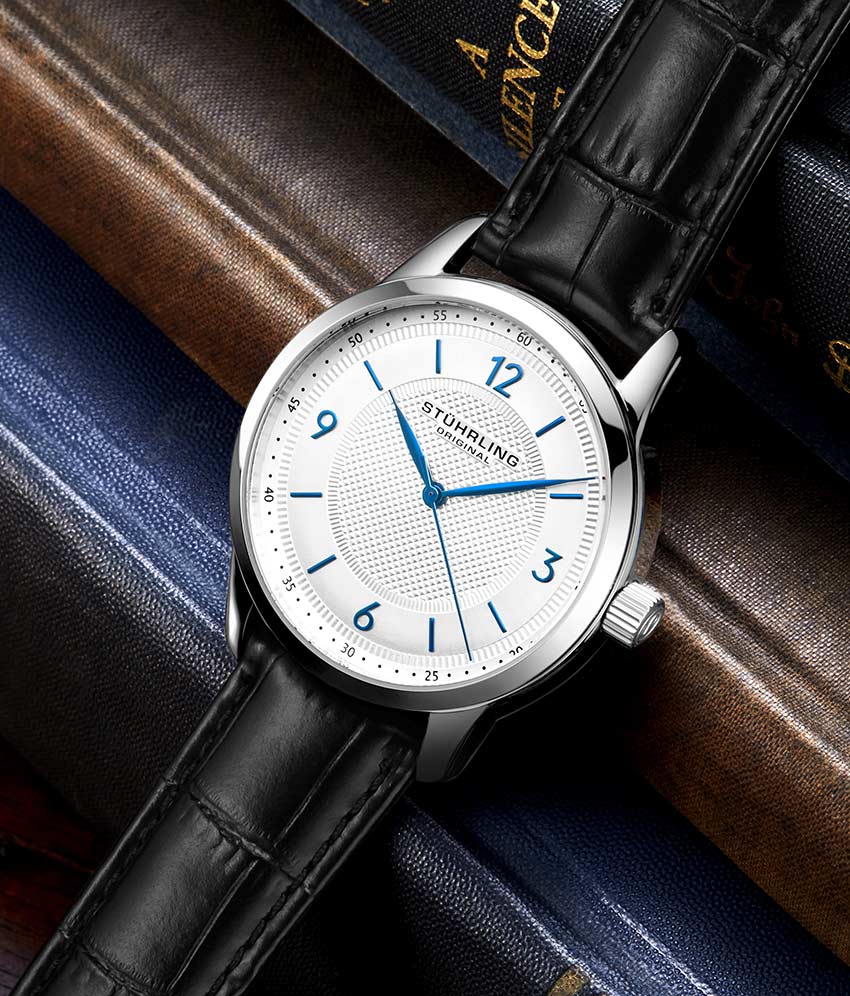 Silver Dial / Silver Case / Black Leather Strap Tang Buckle