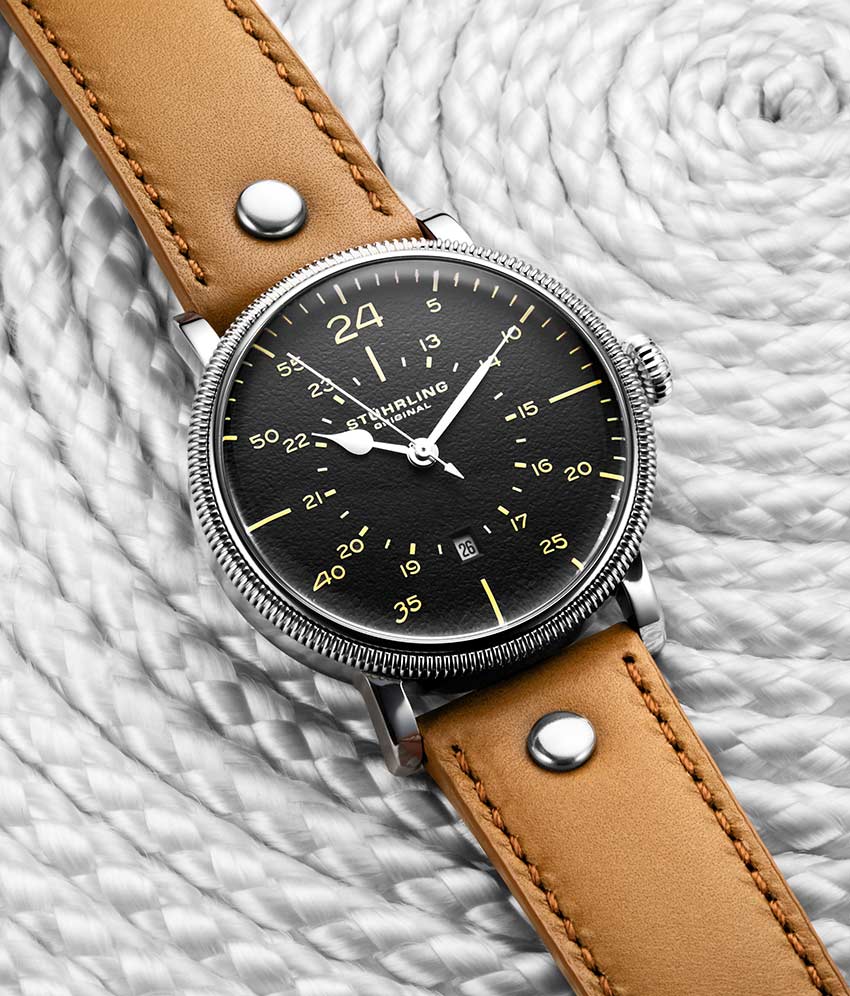 Black Dial / Silver Case / Beige Band