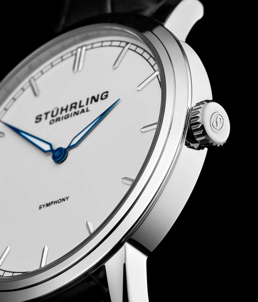 White Dial / Silver Case / Black Leather Strap Tang Buckle