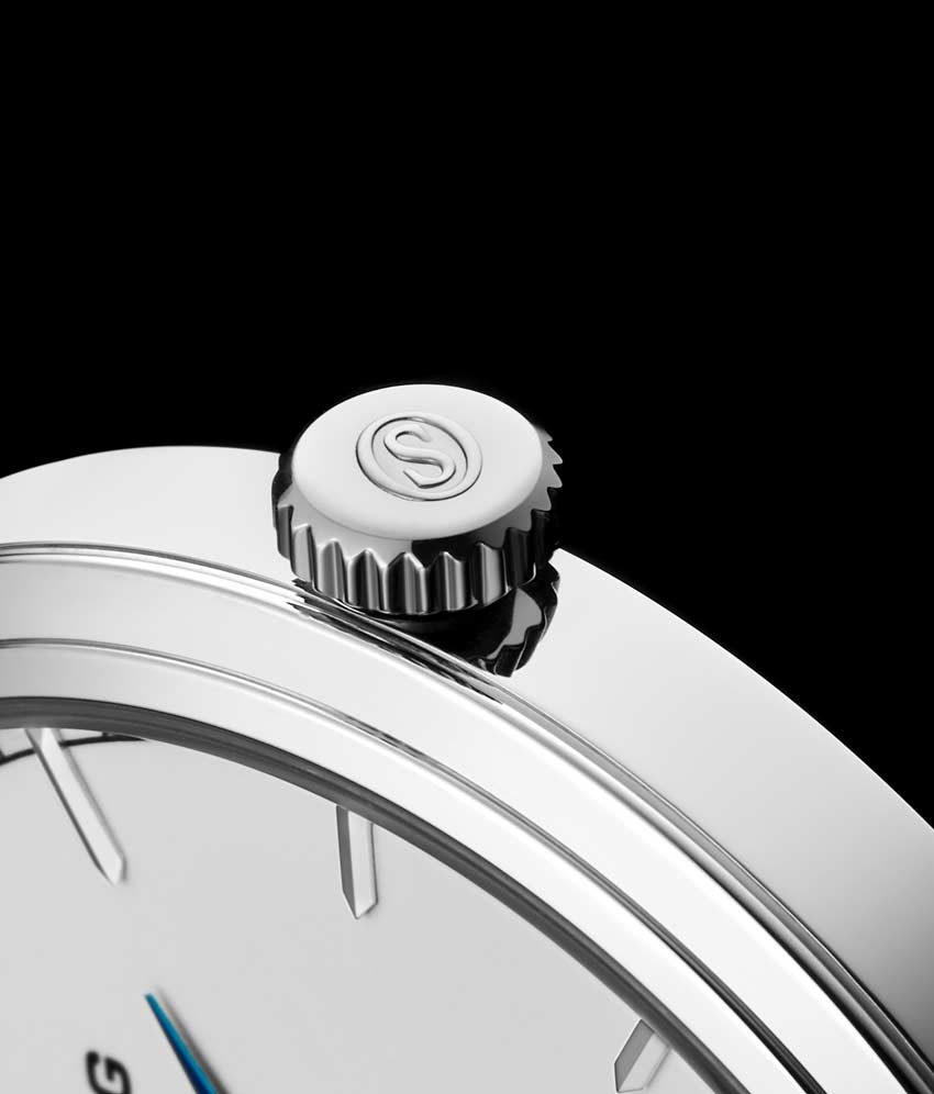 White Dial / Silver Case / Black Leather Strap Tang Buckle