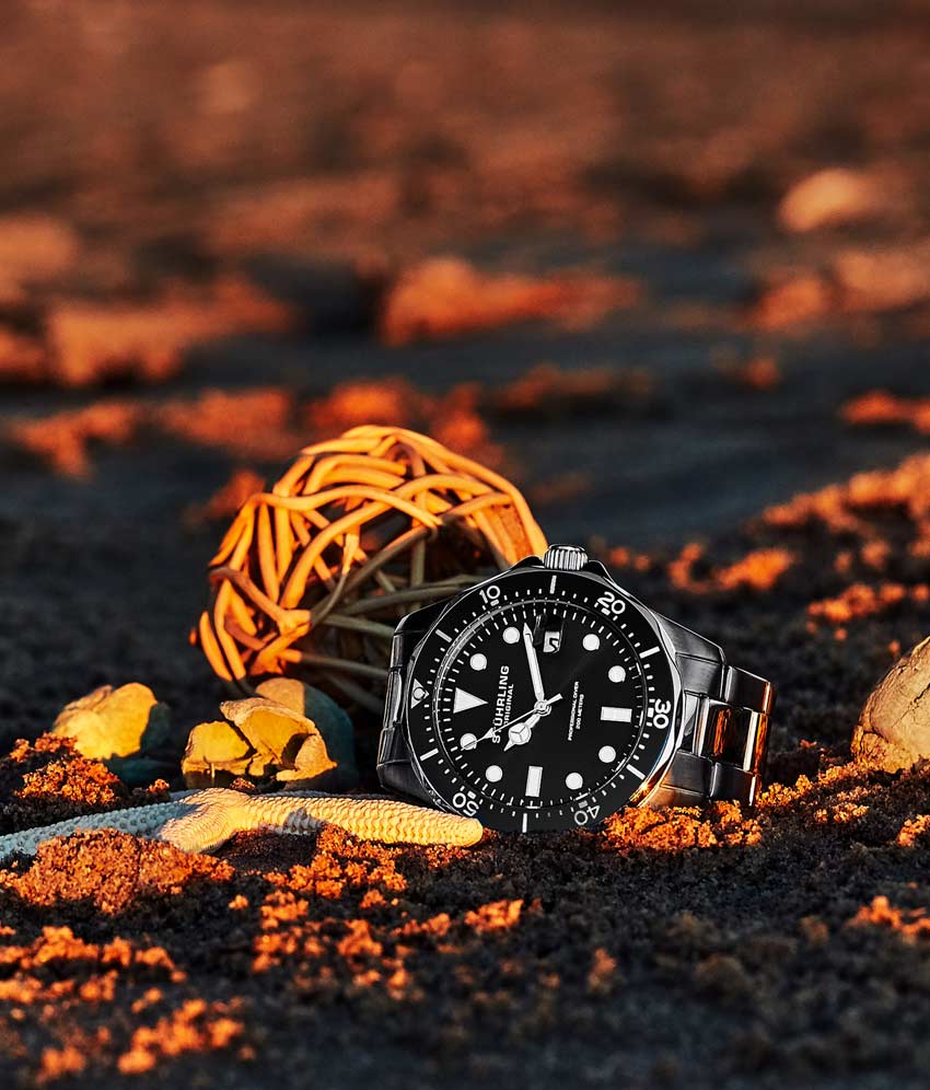 Black Dial / Silver Case / Silver Stainless Steel Bracelet Deployant Buckle