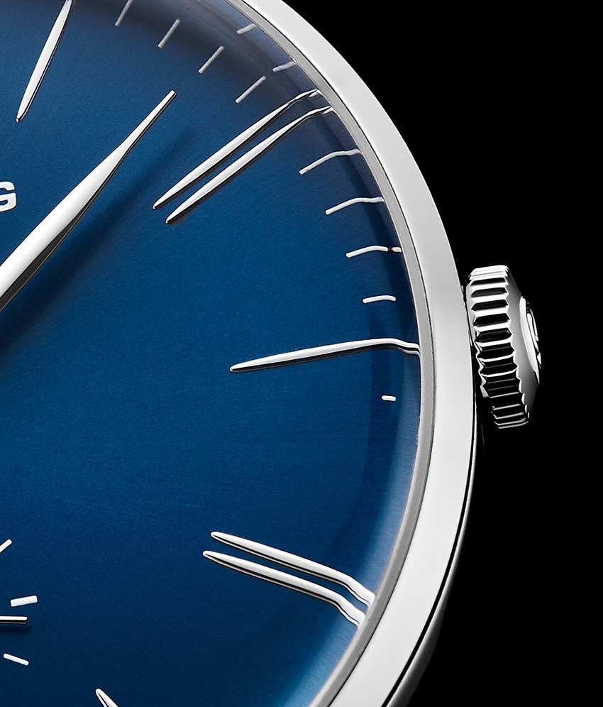 Blue Dial / Silver Case / Black Leather Strap Tang Buckle