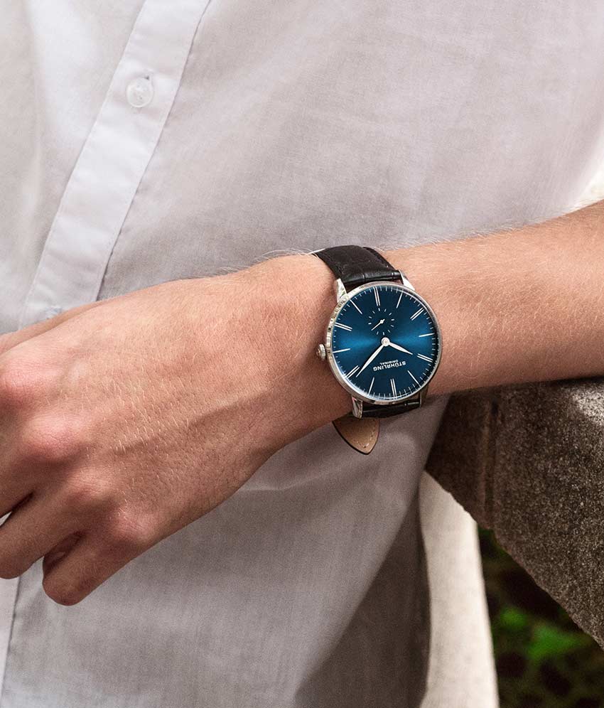 Blue Dial / Silver Case / Black Leather Strap Tang Buckle