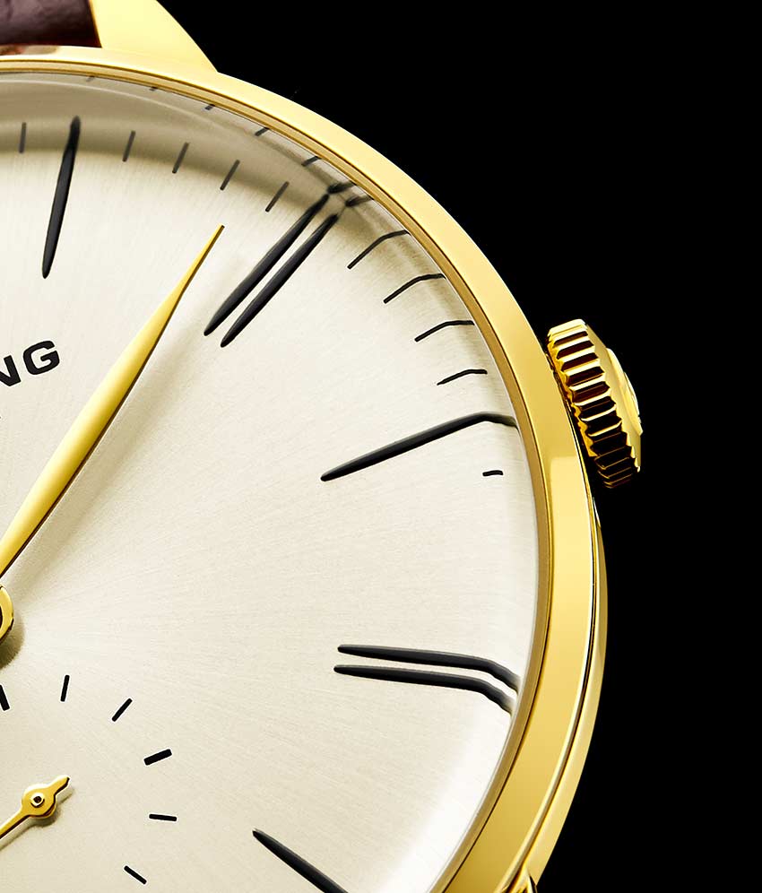 Champagne Dial / Gold Case / Brown Leather Strap Tang Buckle