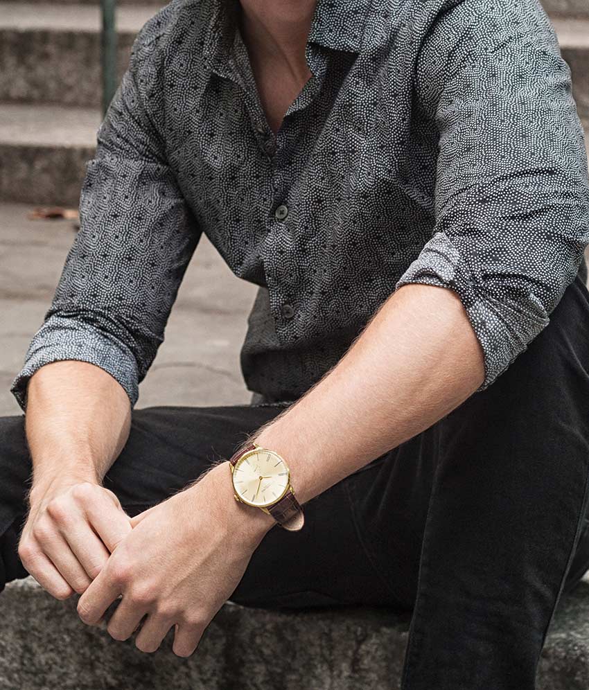 Champagne Dial / Gold Case / Brown Leather Strap Tang Buckle